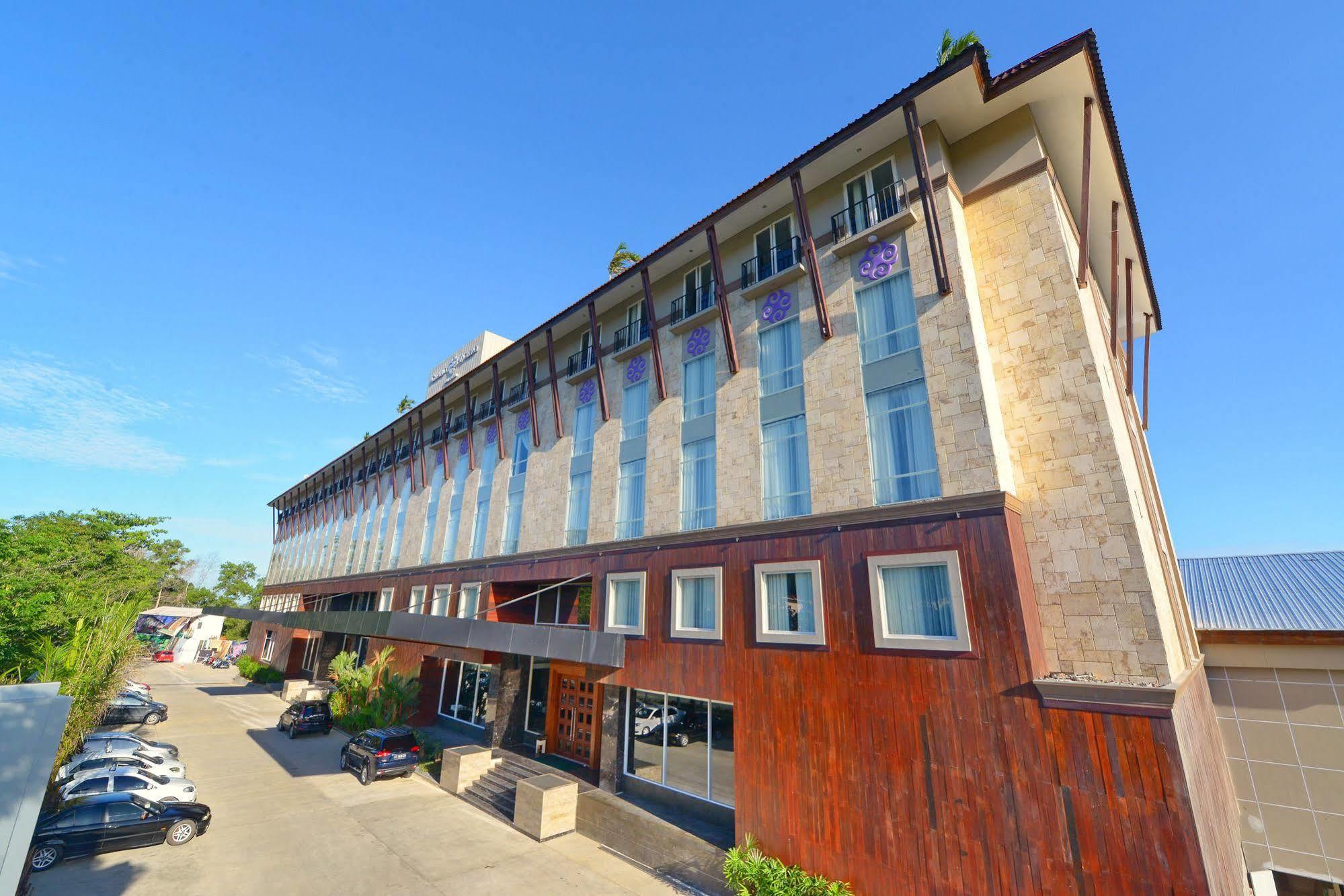 Grand Tjokro Hotel Balikpapan Exterior photo